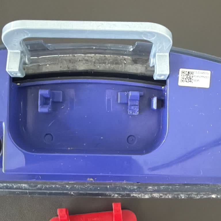 Garanti Kapsamındaki Dyson Cihazımda Kırılan Tank Mandalı Ve Yardımsızlık