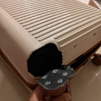 PC1951 Seferinde Büyük Boy Valizlerin Şiddetli Hasarı Ve Yetersiz Telafi Teklifi