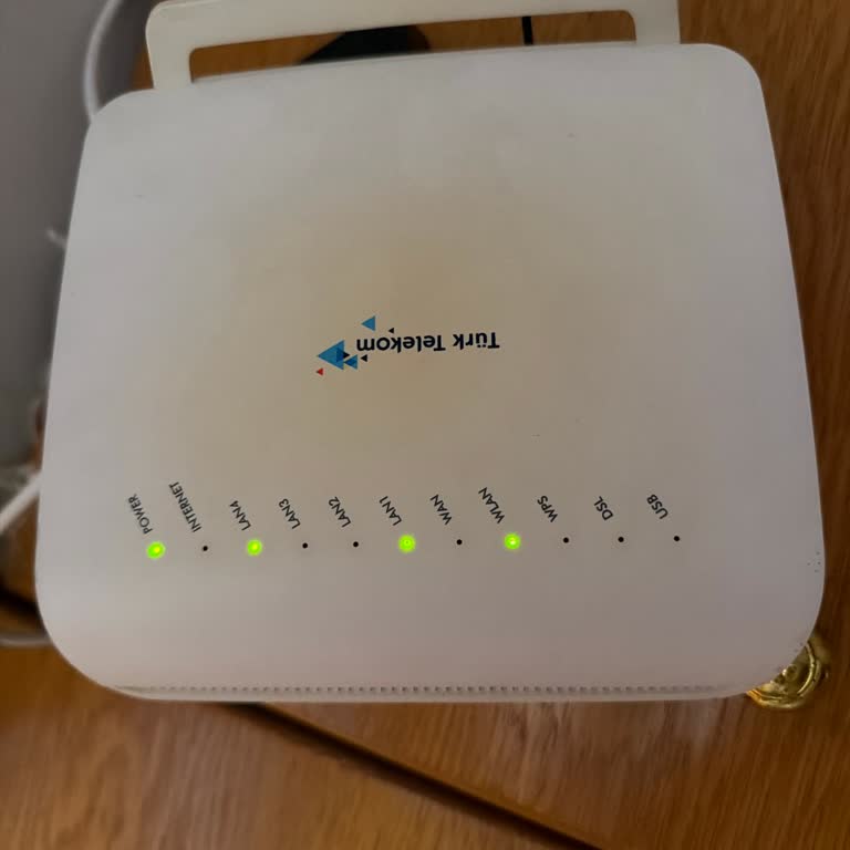 Rastgele İnternet Kesintileri Ve Müşteri Hizmetinde Çözüm Yetersizliği