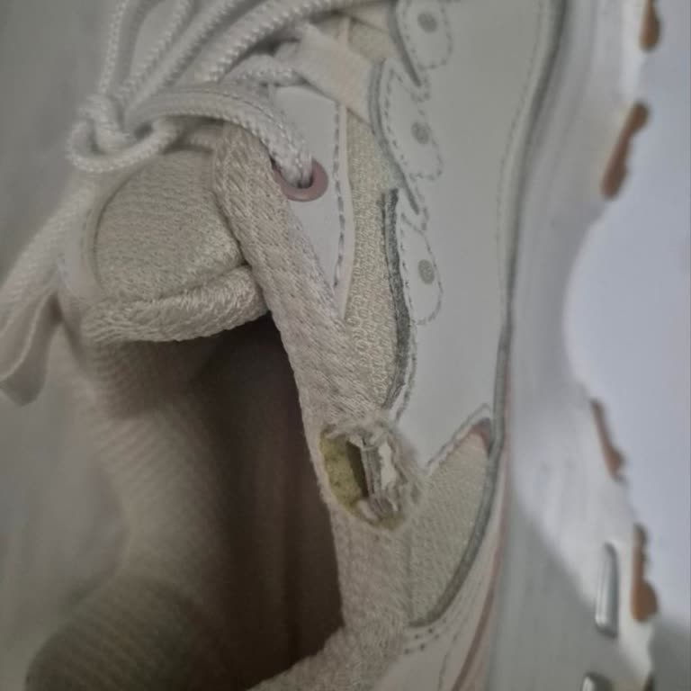 Skechers D'Lites Ayakkabısında Erken Delinme Ve İade Reddi