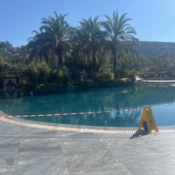 Yetişkin Havuzu Hijyen Sorunu Nedeniyle Kapatıldı, Misafirler Sıcakta Mağdur