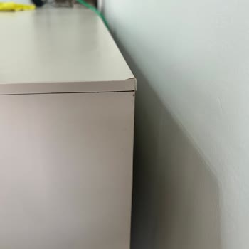 Teslimat Ertelenmesi, Eksik Sandalyeler Ve Defolu Konsol