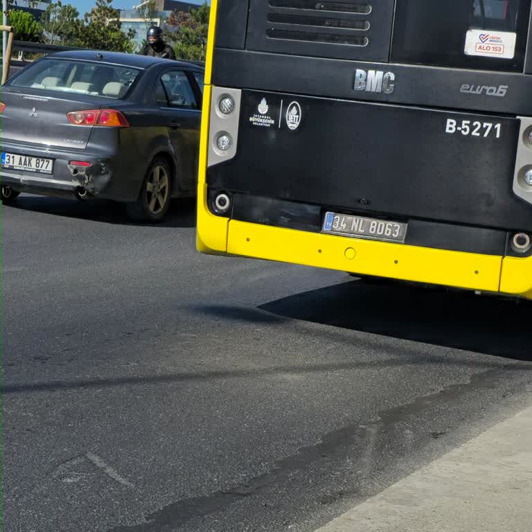 İETT 79T Otobüs Şoförünün Durağa Durmaması Yolcuları Mağdur Ediyor