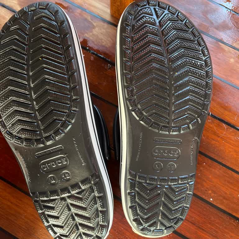 Boyner'de Satılan Crocs Terlik Çifti Farklı Numara Oldu, Değişim Talep Ediyorum