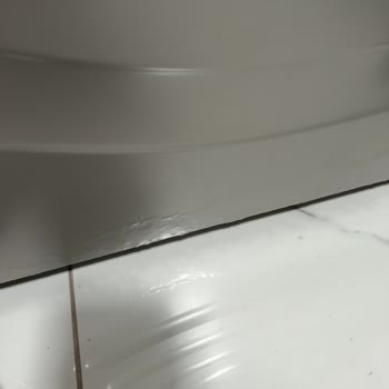 Bosch Çamaşır Makinesinde Alt Kısımlarda Paslanma Ve Deterjan Kapağında Pas Şikayeti
