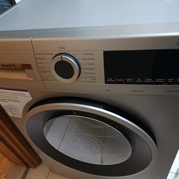 Bosch Çamaşır Makinesinde Alt Kısımlarda Paslanma Ve Deterjan Kapağında Pas Şikayeti