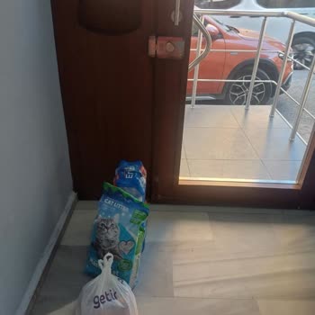 Kapıma Değil Bina Girişine Bırakılarak Teslim Edilmiştir
