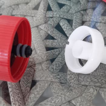 Dyson V15 Submarine Islak Silme Başlığının Su Haznesi Kapağı Kendi Kendine Ayrıldı
