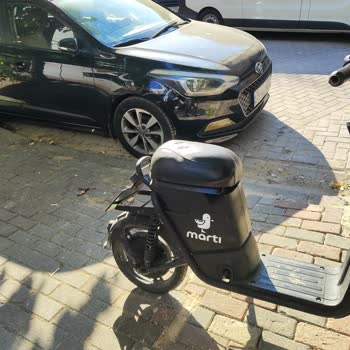 Martı Elektrikli Bisikletinin Hatalı Parkı Aracımda Hasara Yol Açtı