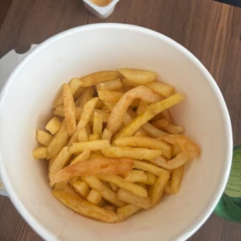 Burger King Tekirdağ Şubesinde Yeşil Patates Ve Sağlıksız Marul İçin İade Talebi