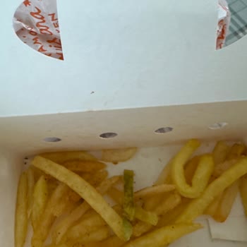 Domates Eksikliği Ve Yanmış Patates Kızartması Nedeniyle Tam İade Ve Şube Denetimi Talebi