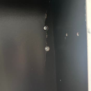 Geberit Banyo Dolaplarından Biri Kırık Çıktı, Cevapsız Kalan Şikayet