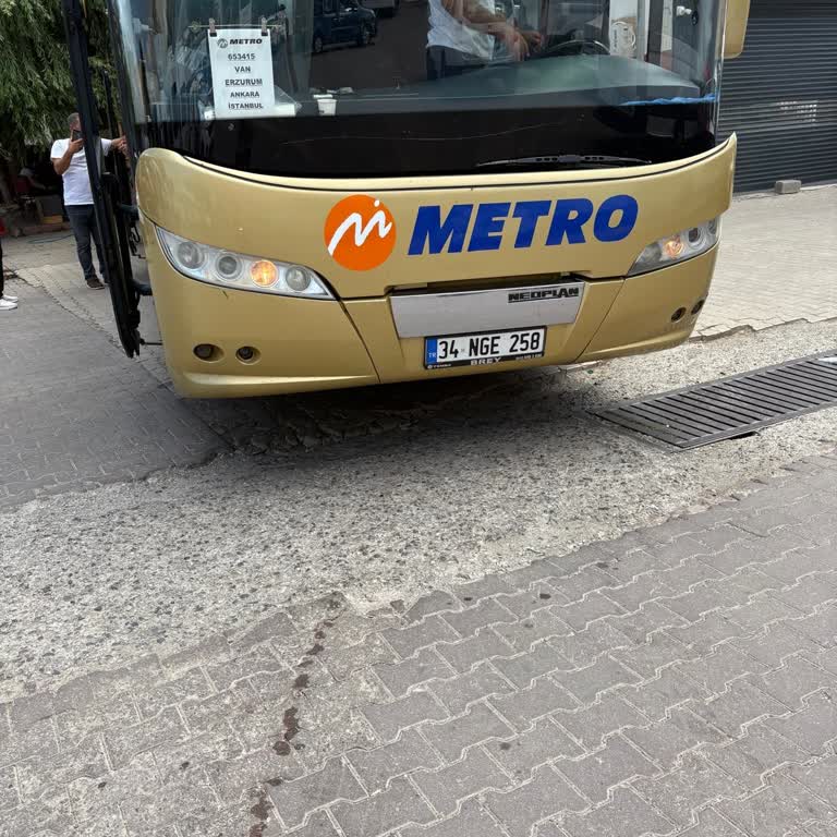 Metro Turizm’in Kazalı Otobüsü Ve Sürücünün Tehditkar Davranışıyla Güvenlik Ve Gecikme Sorunu