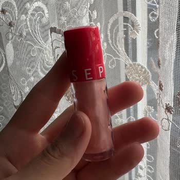 Eksik Bilgilendirme Nedeniyle Biber Aromalı Sephora Glossu Dudaklarda Yanık Ve Deformasyona Yol Açtı