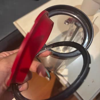Dyson V15 Toz Haznesi Silikon Parçasının Kendiliğinden Çıkması Ve Ücretsiz Değişim Talebi