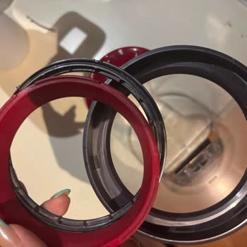 Dyson V15 Toz Haznesi Silikon Parçasının Kendiliğinden Çıkması Ve Ücretsiz Değişim Talebi