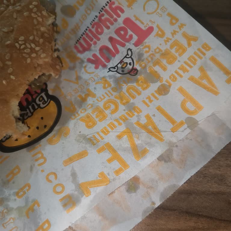 Hamburgerde Saç Teli: Hijyen İhlali Ve İade Talebi