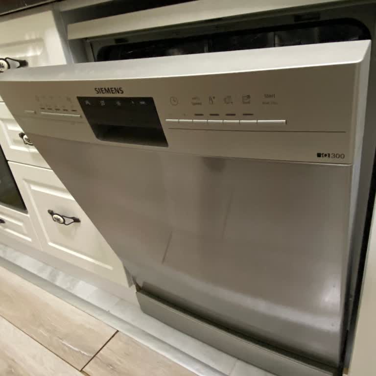 Siemens IQ300 Bulaşık Makinesinde Sürekli Çürük Yumurta Kokusu