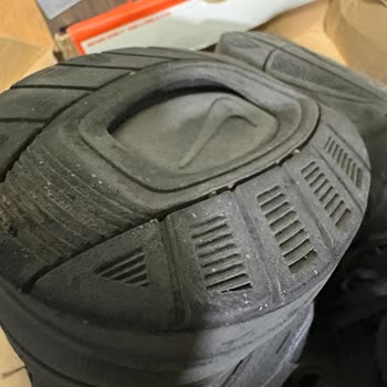 Nike Air Monarch Ayakkabısında Taban Açılması Ve Garanti Reddi