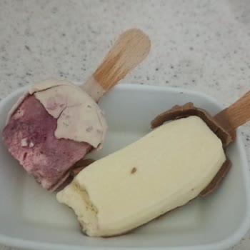 Magnum Mini Dondurmalarda Çatlamış Çikolata Ve Bozulmuş Tat