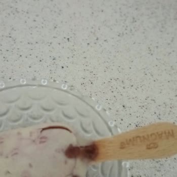 Magnum Mini Dondurmalarda Çatlamış Çikolata Ve Bozulmuş Tat