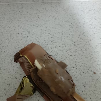Magnum Mini Dondurmalarda Çatlamış Çikolata Ve Bozulmuş Tat