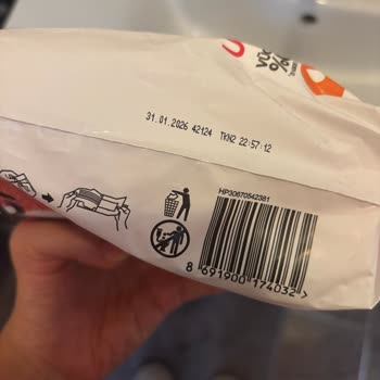 I Face Kotex Ultra Normal Pad Quality Issues After Gel-Like Particles Stuck To My Skin