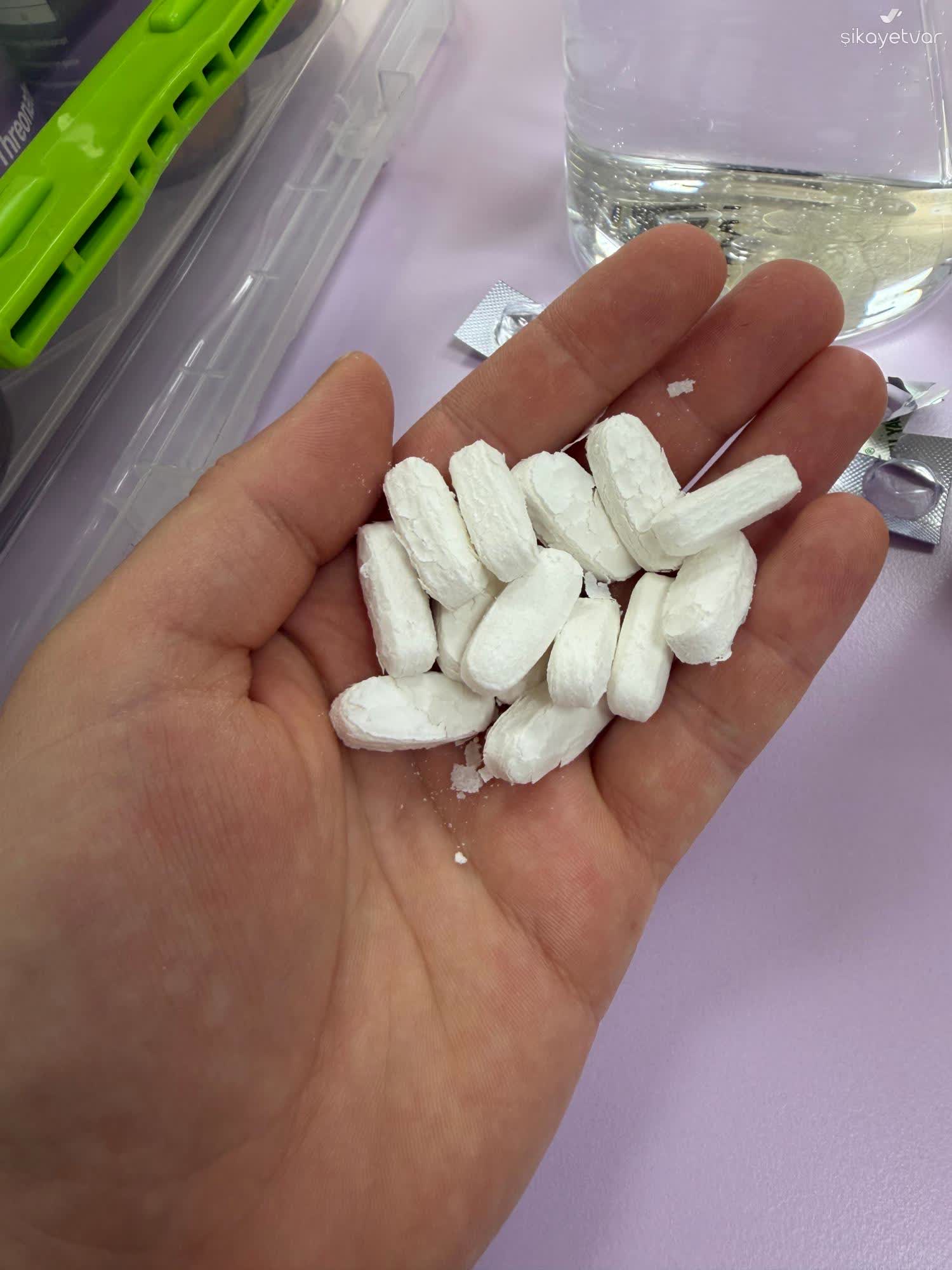 I Face Solgar L-Carnitine Capsules Swelling Despite Proper Storage
