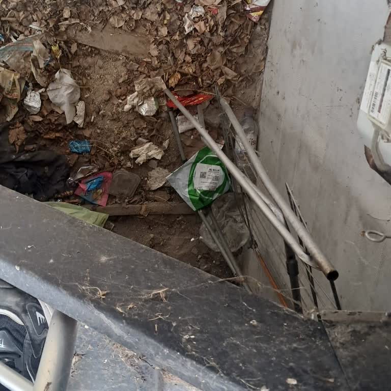Kolay Gelsin Kuryesi Paketi Çöplüğe Bıraktı Ve Teslim Bilgisi Yanlış