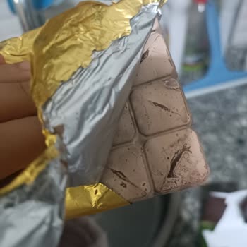 A101'de Satın Alınan Eti Çikolatasında Küf Ve Bozulma