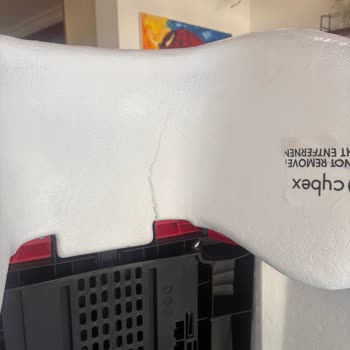 Cybex Pallas B‑Fix Muestra Interior Dañado y Falta de Soporte del Servicio
