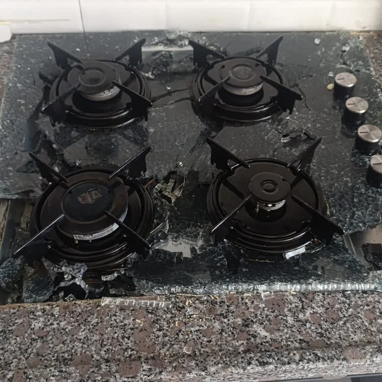 Kumtel Ocağının Camı Patladı Ve Garanti Kapsamı Çelişkili