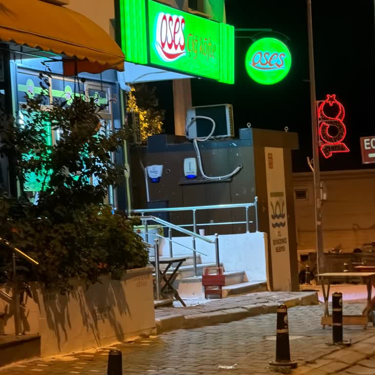 Kumburgaz’da Oses Çiğköfte Şubesinde Çalışanın Tehditkar Ve Saygısız Davranışı