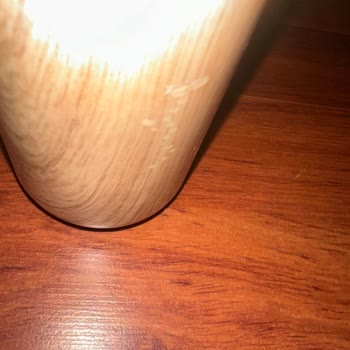 Kilim New Marte Koltuk Takımının Ayakları Yamuk, Çizik Ve Kirli Teslim Edildi