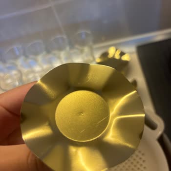 Paslı Ve Çizikli Metal Sunumluk: Teslimat Ve İade Sorunları