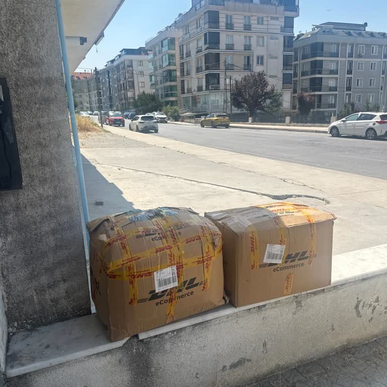 Kurye Daire Girişinde Bıraktı, İçeri Taşıma Reddetti Ve Saygısız Davranış Sergiledi