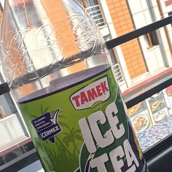 Tamek Mango Ananas Aromalı Ice Tea'de Şişe Dibinde Kalıntı Tespit Edildi