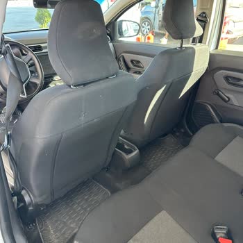 Rezervasyonlu Araç Gelmedi; Teslim Edilen Dacia Duster Çatlak Cam Ve Arıza Işığı