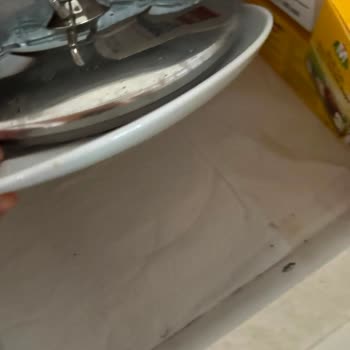Sapanca Bungalovunda Kirli Ortam Ve Kırık Havuz Fayansları Nedeniyle Yaralanma