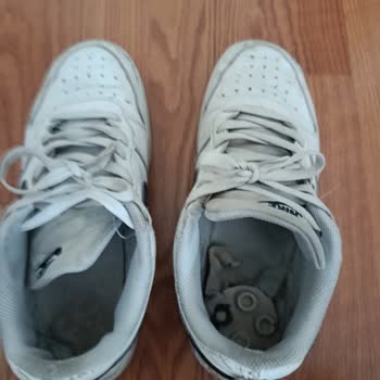 Nike Ayakkabının İç Tabanı Eridi Ve Alt Tabanda Yırtık 2 Ayda Kusurlu Ürün