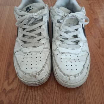 Nike Ayakkabının İç Tabanı Eridi Ve Alt Tabanda Yırtık 2 Ayda Kusurlu Ürün