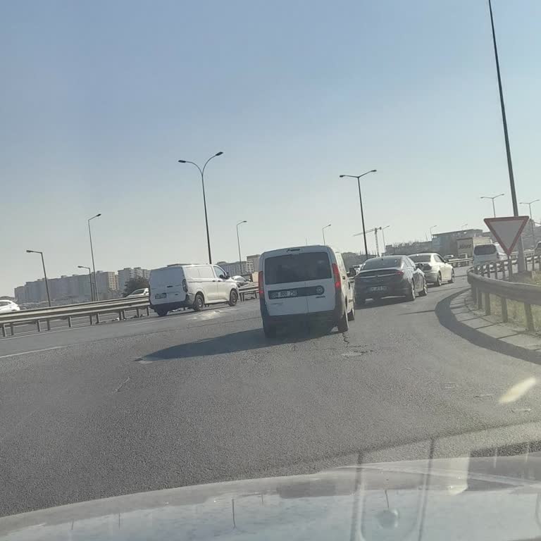 Garcia Mimarlık Şoförünün Trafikte Yaptığı Saygısızlık