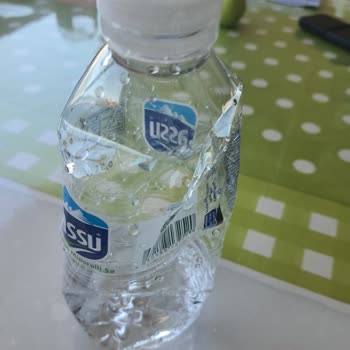 Kapak Aşırı Sert, Şişe Deforme Oluyor Ve Su Fışkırıyor