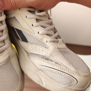 Reebok Ayakkabıda Üretim Hatası Olarak Yırtılma, Değişim Talebi