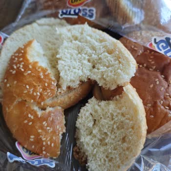 Uno Ekmek Ekmekler Parça Parça Ayrılıp Dağıldı