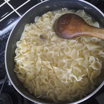 Cardella Fiyonk Makarnada Yabancı Madde Keşfi Ve Güven Kaybı