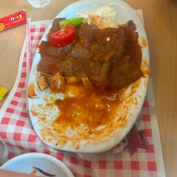 Hot Döner'de Bayat Döner, Kötü Koku Ve Sağlık Riski