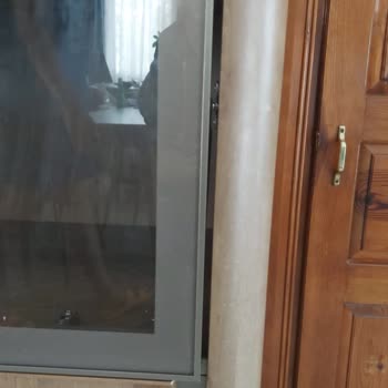 Ayıplı Vitrin Ürünün Tesliminde %25 Kesinti Talebine Karşı Tam İade İsteği