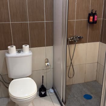 Yanıltıcı Otel Tanıtımı Ve Hijyen Sorunları Nedeniyle İade Talebi