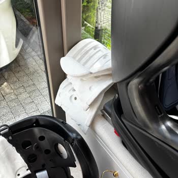 Britax Römer Oto Koltuğunda Kafa Kısmı Köpük Kırılması